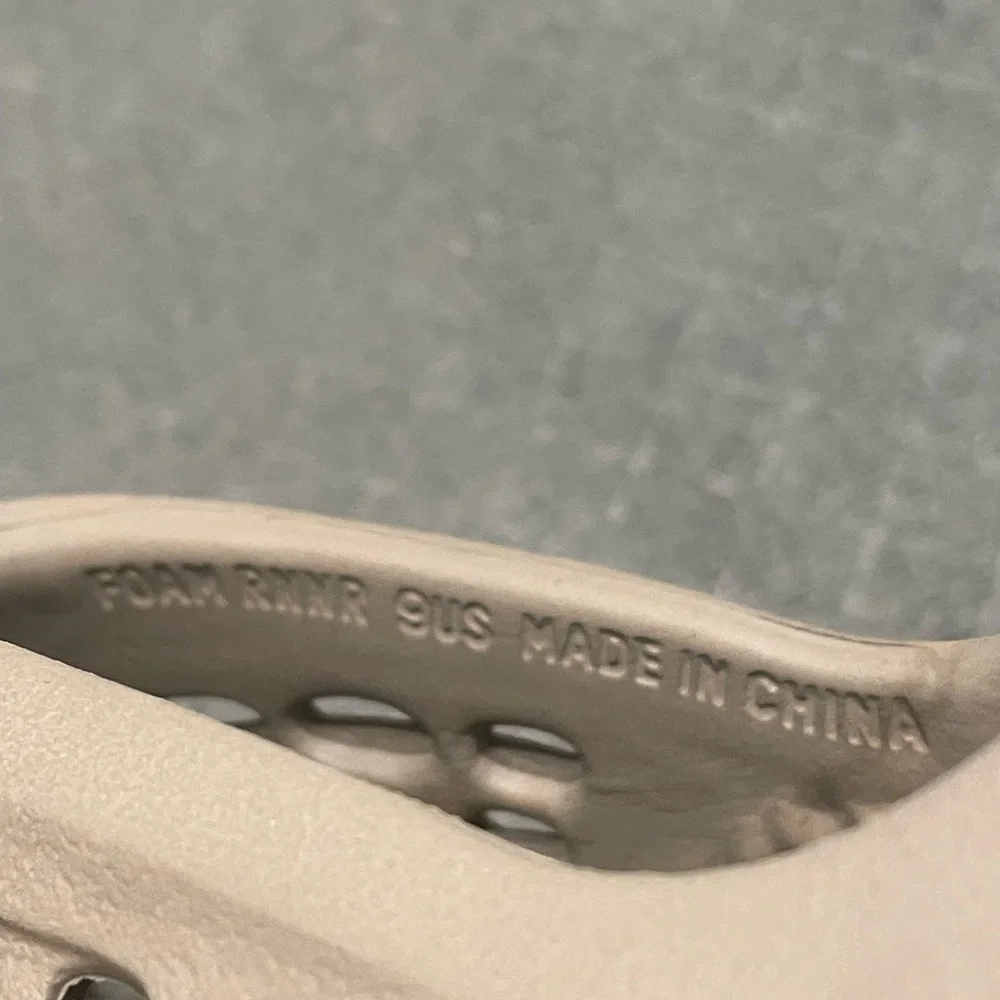 Yeezy Foam Runner “Stone Sage” Size 9 Men’s - Picture 8 of 8